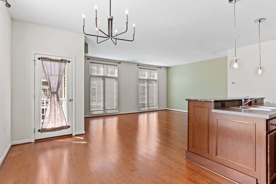 Building Photo - 3030 Meridian Cmns