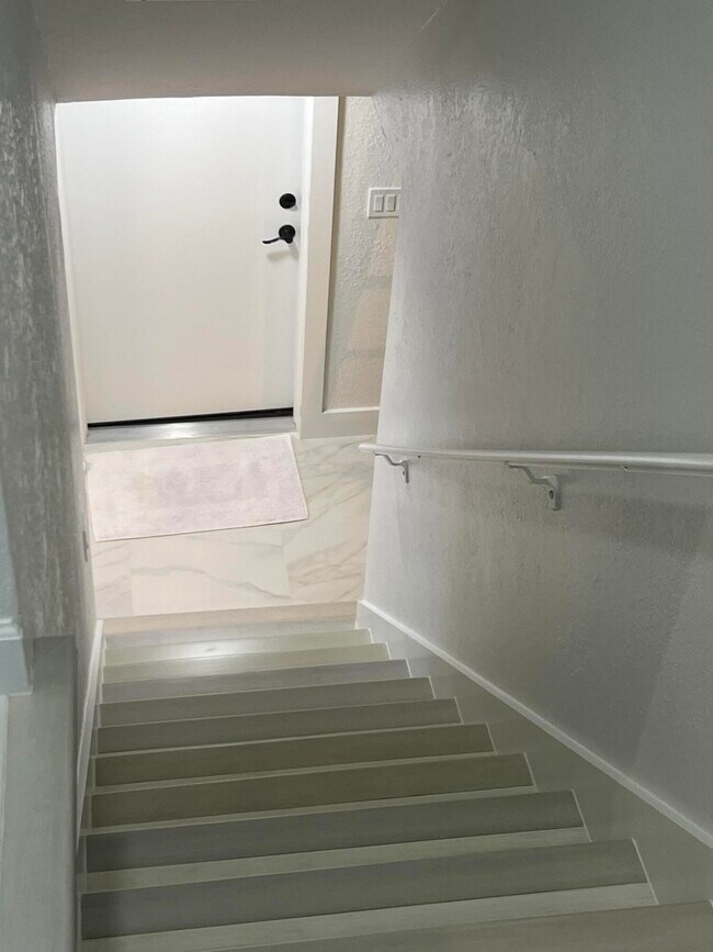 Building Photo - 2110 Sherwood Forest Blvd