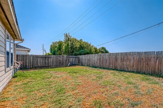 Building Photo - 3403 Sparta Dr