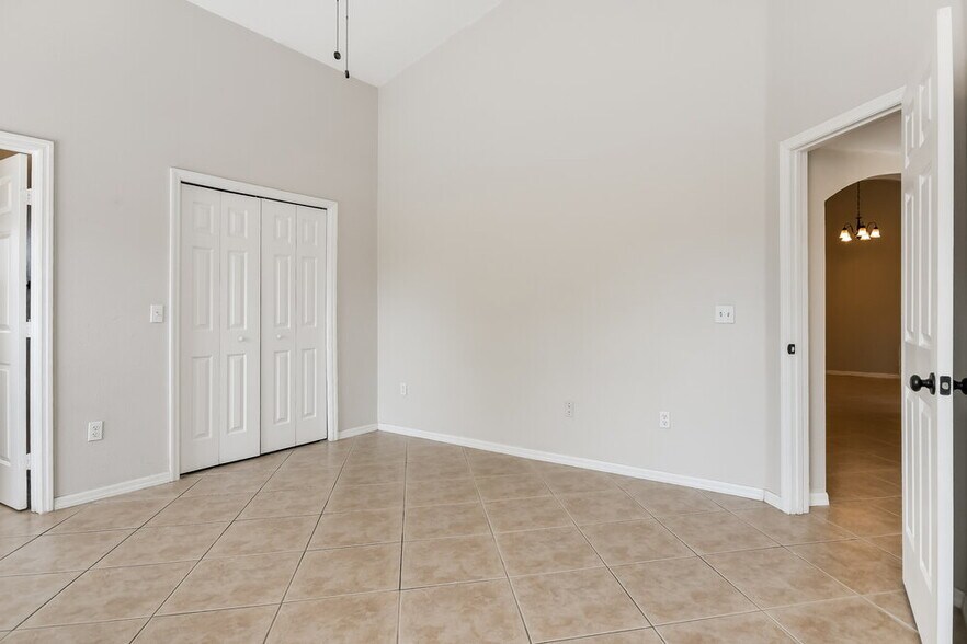 Building Photo - 10832 Rushwood Way