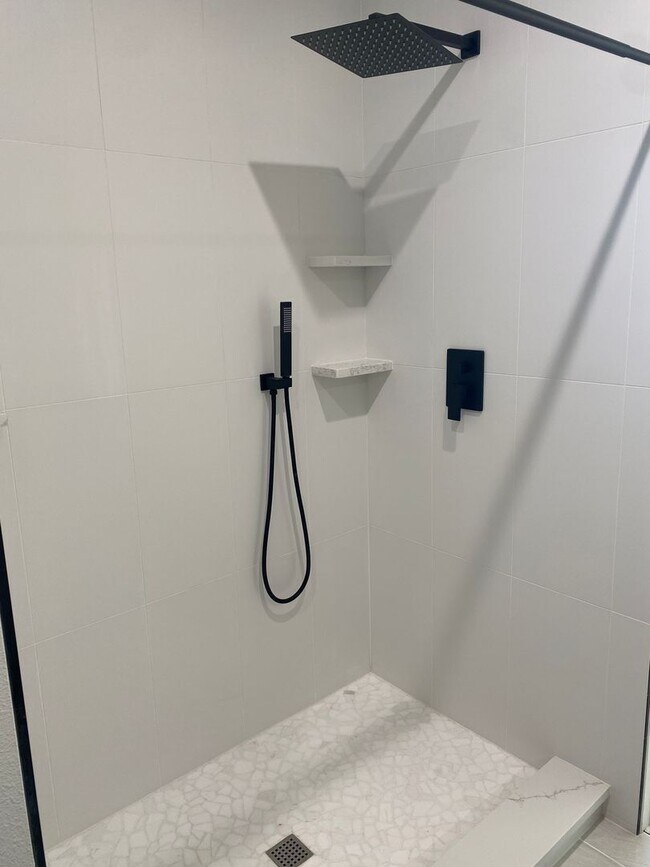 Building Photo - Beautiful New Construction Condo in Moses Pointe, Pets Welcome!