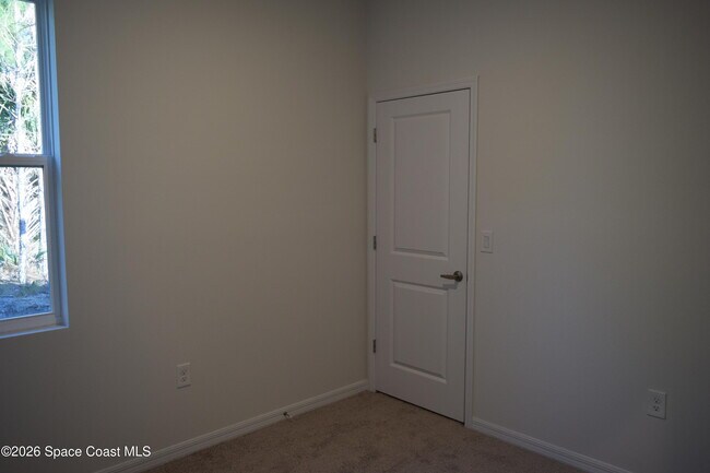 Building Photo - 717 Spoonbill St