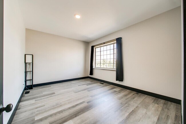 Building Photo - 4105 N Adams St