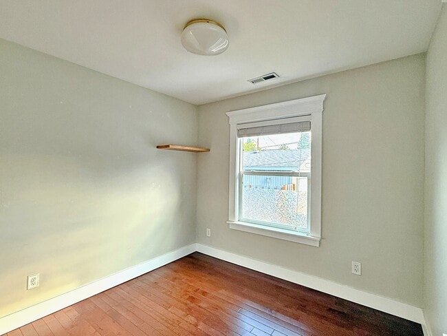 Building Photo - 3628 SE 49th Ave