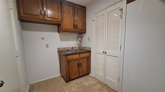 Building Photo - 2813 Woodpath Ln