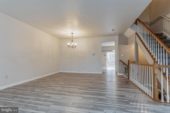 Building Photo - 2602 Streamview Dr