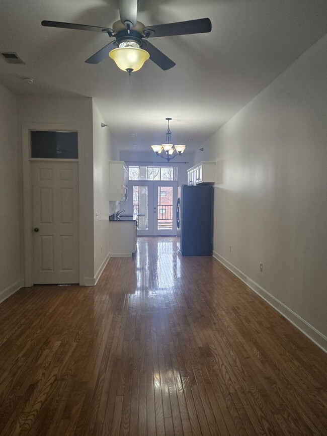 Building Photo - " Reduced! Chic 2-Bed, 2-Bath Condo with G...