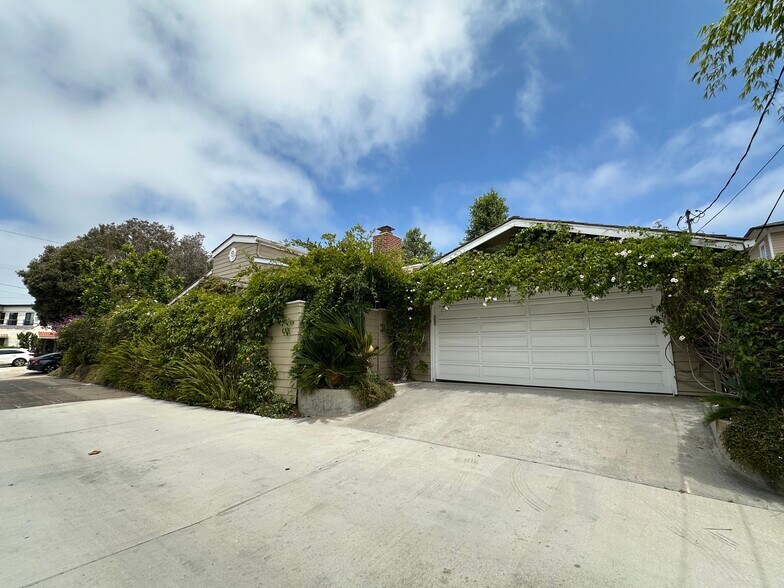 garage alley entrance - 1127 Virginia Way