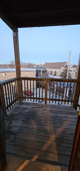 Building Photo - 3823 N Drake Ave