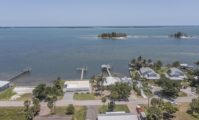 Building Photo - 13630 N Indian River Dr