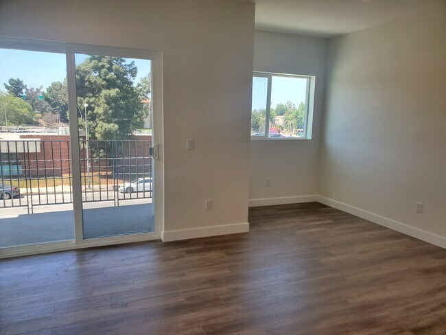 Building Photo - 4960 Sepulveda Blvd