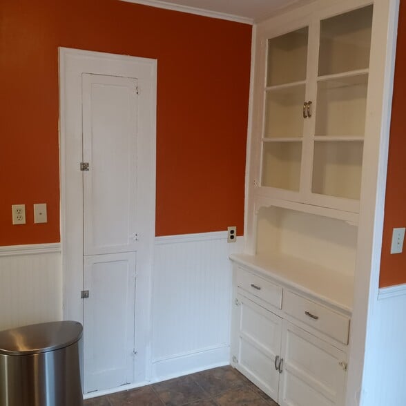 Kitchen - 720 E 2nd Ave
