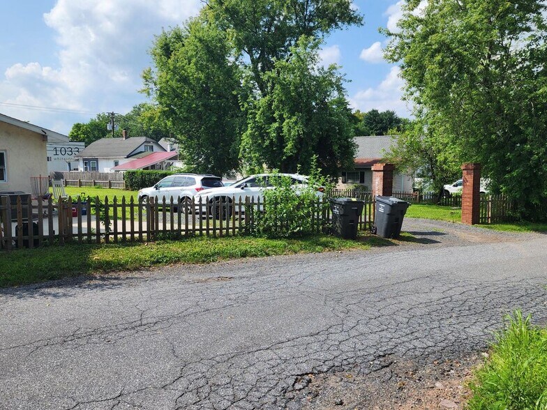 Building Photo - 1084 S Hanover St