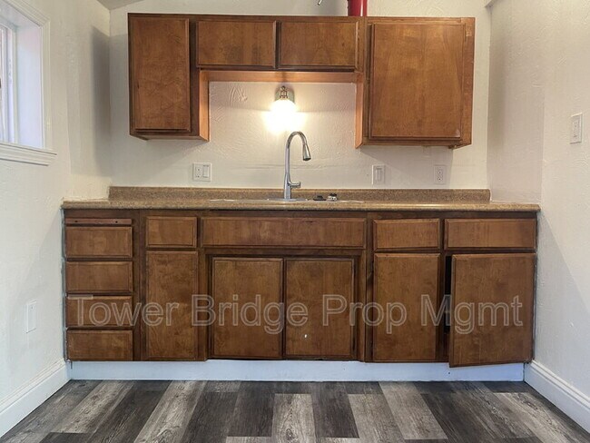 Building Photo - 474 Harding Ave
