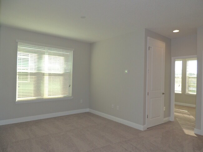 Building Photo - CALL ED FOR SHOWING APPOINTMENTS (352) 217...