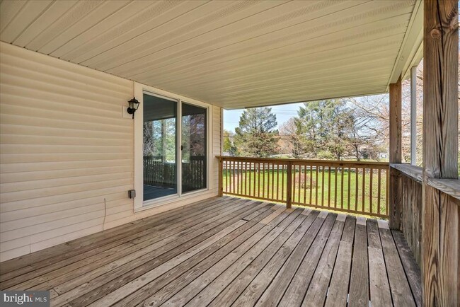 Building Photo - 301 County House Rd