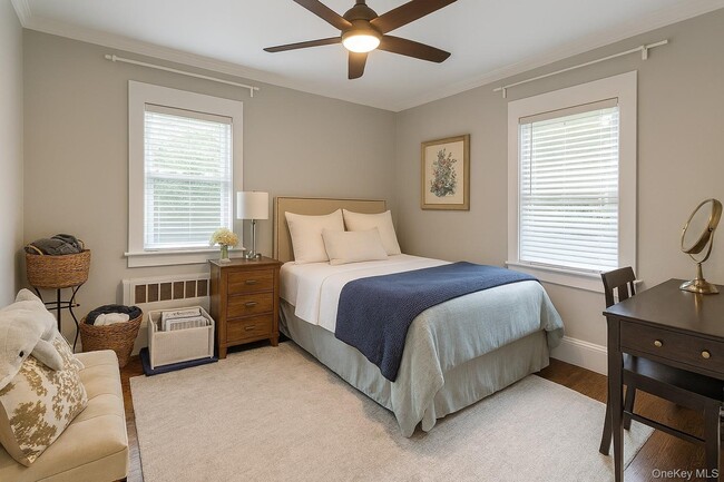 Building Photo - 610 Monroe Blvd