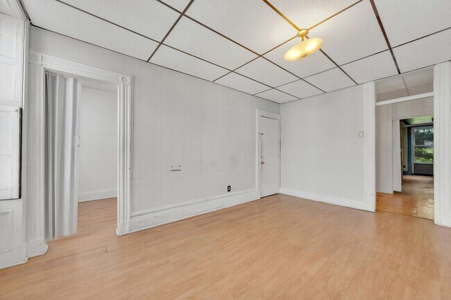 Building Photo - 546 Palisade Ave