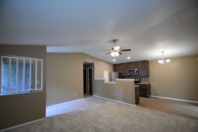 Building Photo - 4618 Excalibur Ct