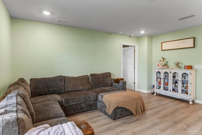 Building Photo - 903 Lovebird Ct