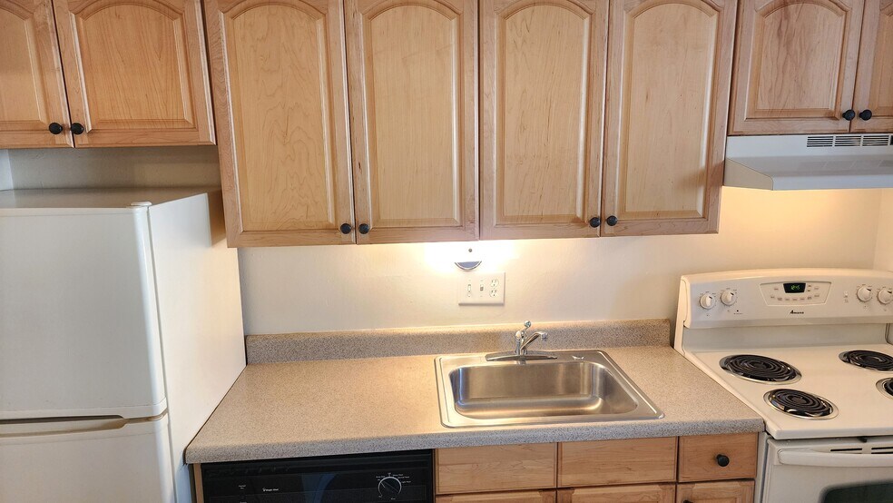 Building Photo - 918 S Logan St