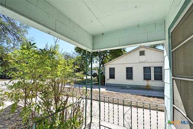 Building Photo - 730 Roosevelt St