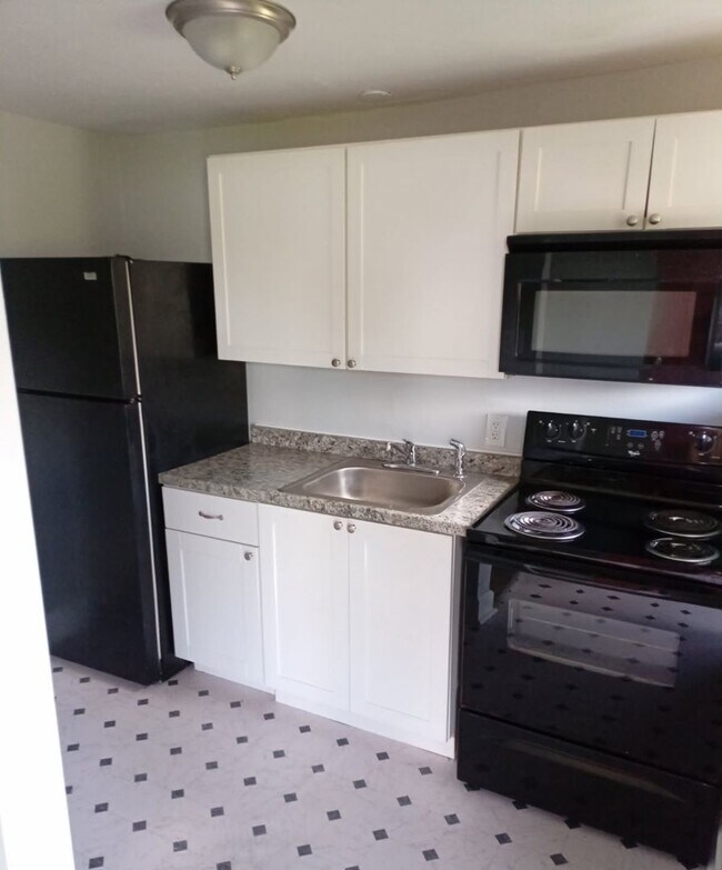 Primary Photo - 205 4th St