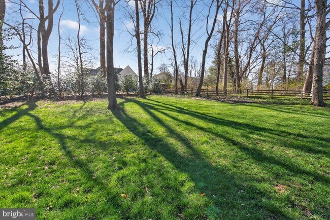 Building Photo - 1219 Ingleside Ave