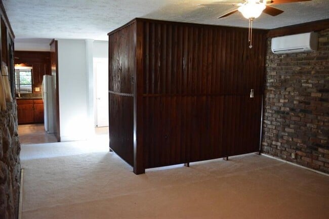 Building Photo - 1491 Emory Rd NE