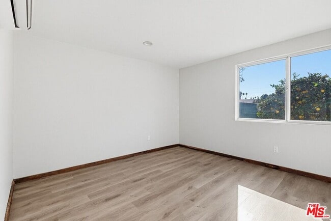 Building Photo - 2163 W 27th St