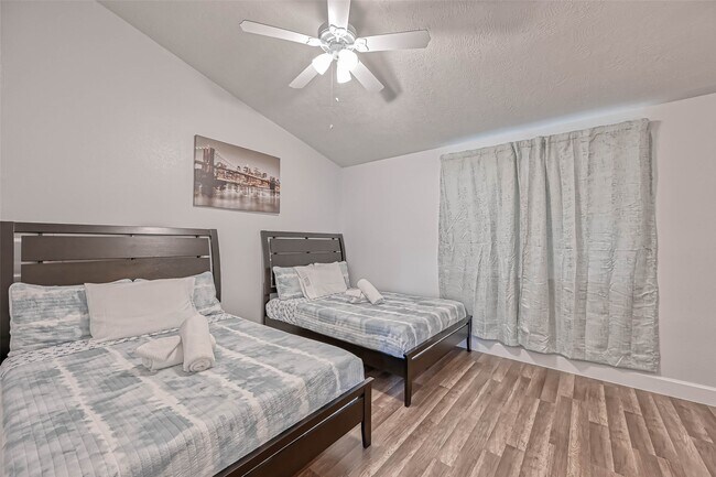 Building Photo - 11618 Corona Ln