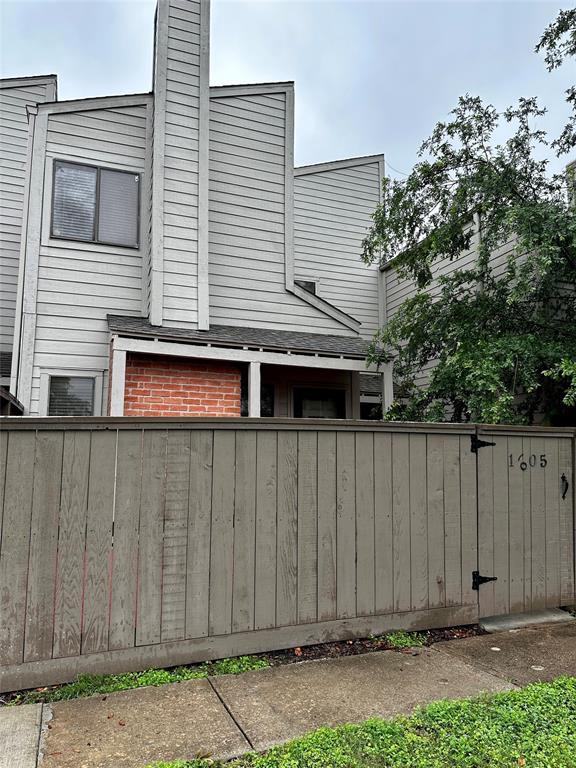 Building Photo - 1605 S Kirkwood Rd
