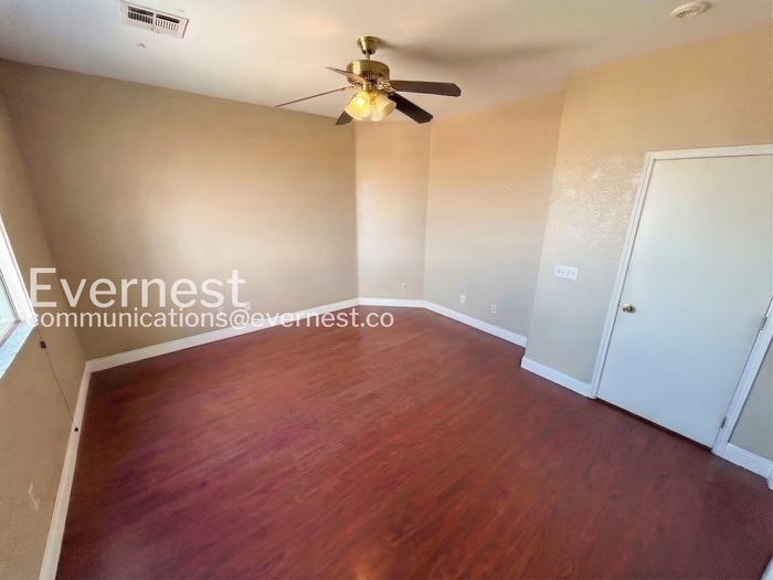 Building Photo - 2701 Old Bear Canyon St