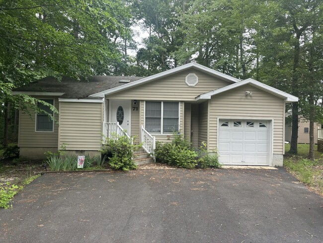 Primary Photo - 71 Bramblewood Dr