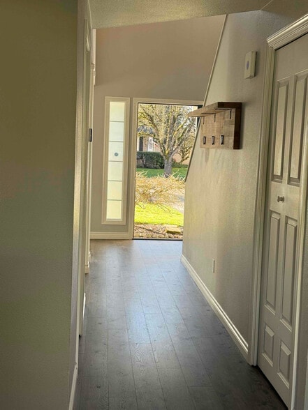 Building Photo - 17412 SE 28th St