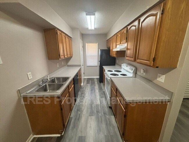 Building Photo - 1605 Terrace Dr