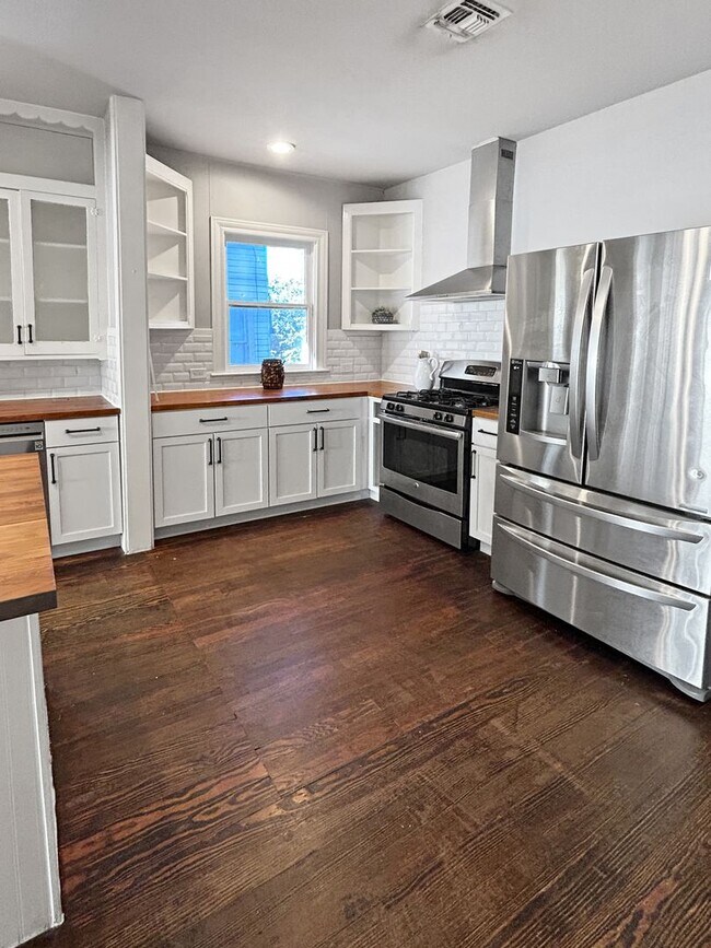 Building Photo - One Story Dream