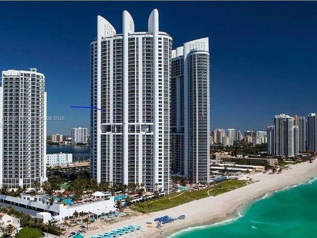Building Photo - 18201 Collins Ave