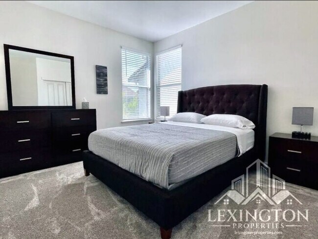 Building Photo - Stunning, 5BD/3BA Home, in West Sacramento with a Pool and BBQ!