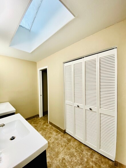 Master bathroom - 13903 LAZY OAK DRIVE