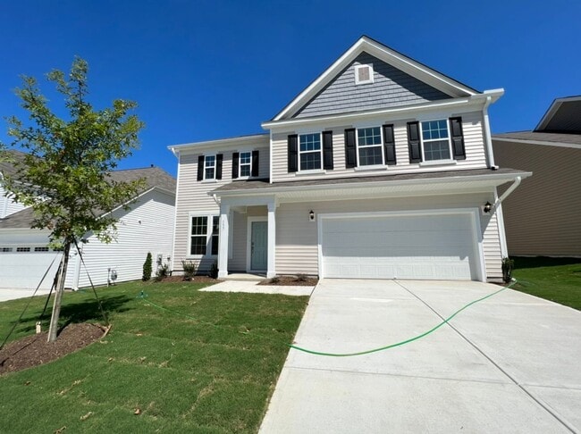 Building Photo - LIKE NEW 4 Bedroom Home w/ Ground Floor Be...