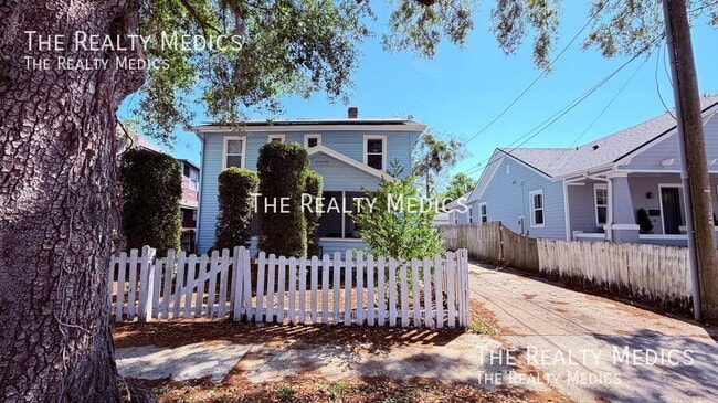 Building Photo - 35 Hill Ave