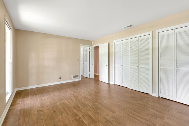 Building Photo - 119 Rio Pinar Dr