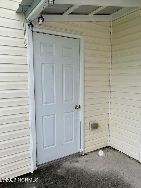 Building Photo - 909 Springwood Dr