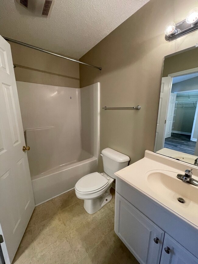 Building Photo - 119 Tillett Ln