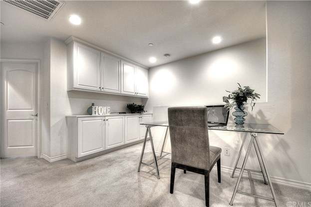 Building Photo - 31 Quartet-