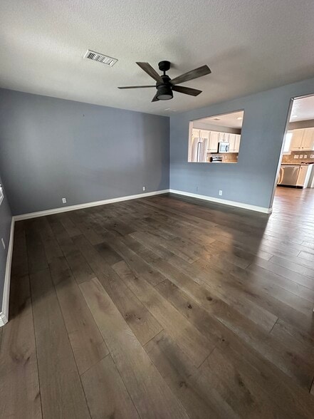 Living room - 5796 Biscay St