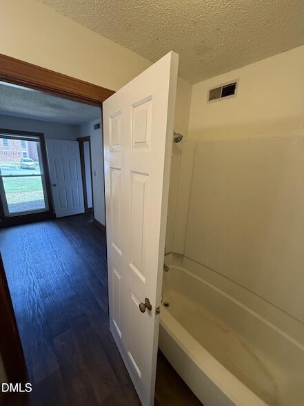 Building Photo - 3603 Helix Ct