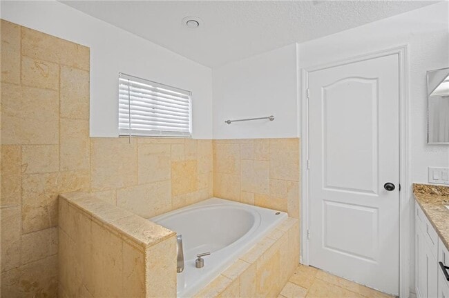 Building Photo - 5513 Terrain De Golf Dr