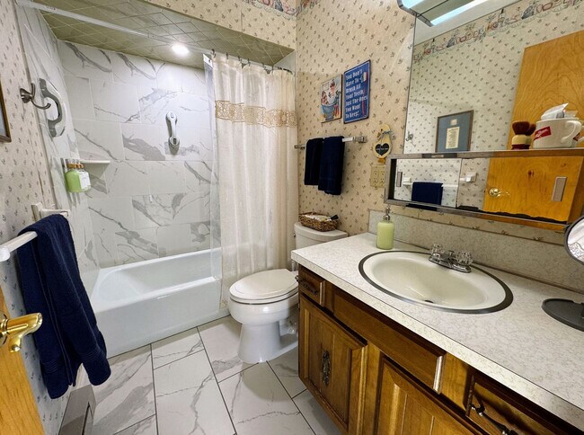 Building Photo - 56500 Penn Rd